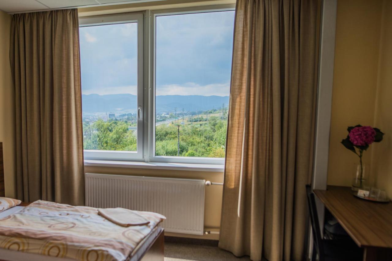 City Hotel B&B, Reception 24 7, 800M Od-From R1, Free Parking Banská Bystrica Exterior foto