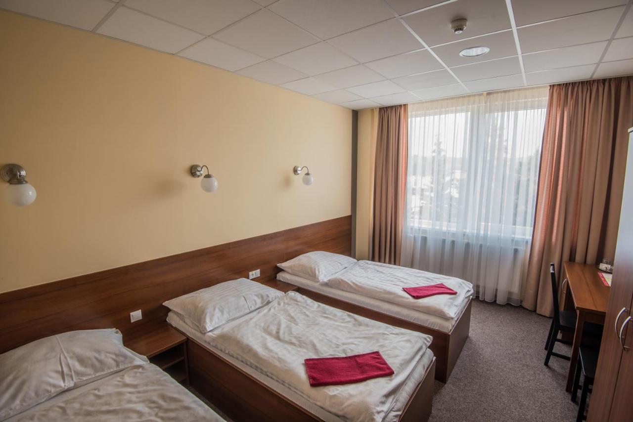 City Hotel B&B, Reception 24 7, 800M Od-From R1, Free Parking Banská Bystrica Exterior foto